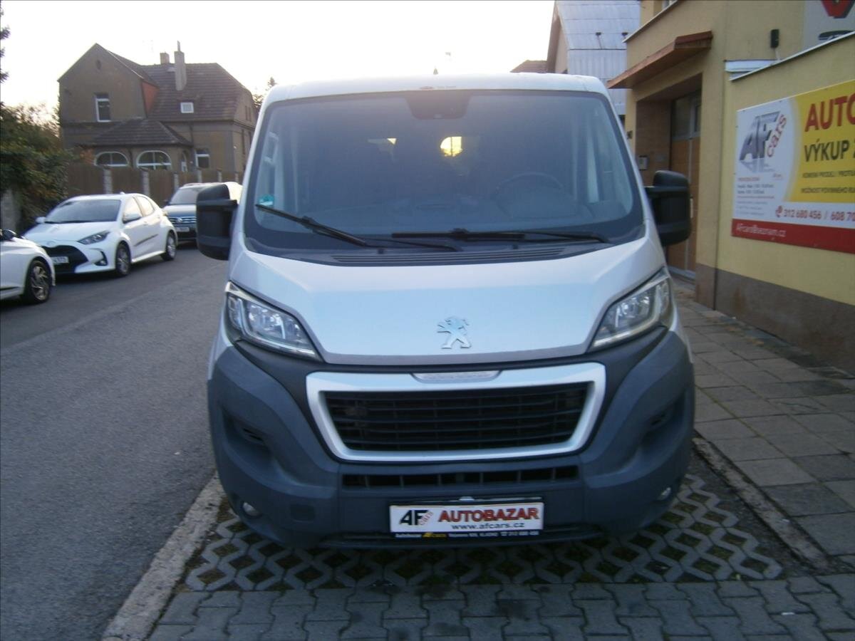 Peugeot Boxer Kombi 2,2 l 96 kw