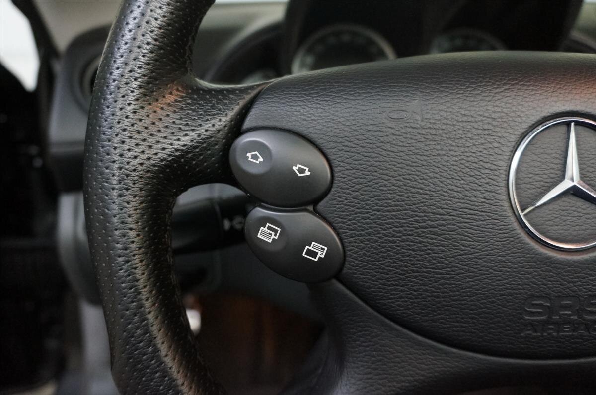 Mercedes-Benz SL Kabriolet 5,5 l 471 kw