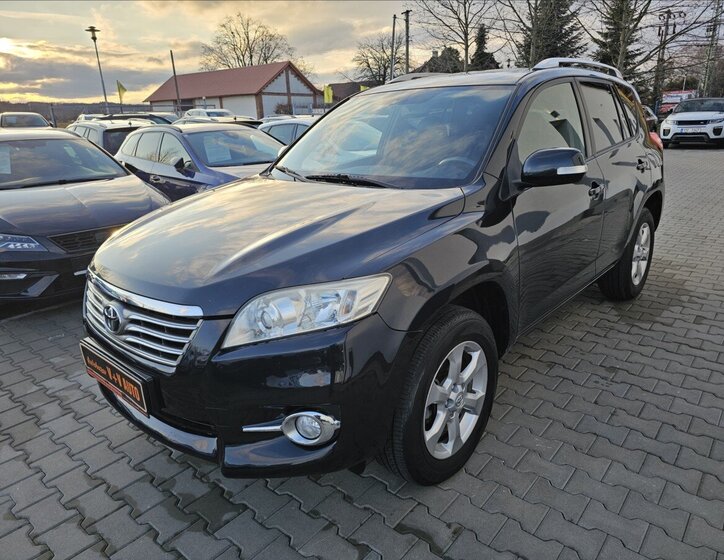 Toyota RAV4 Kombi 2,2 l 110 kw