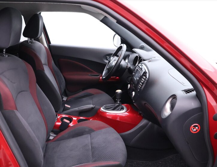 Nissan Juke SUV 1,6 l 140 kw