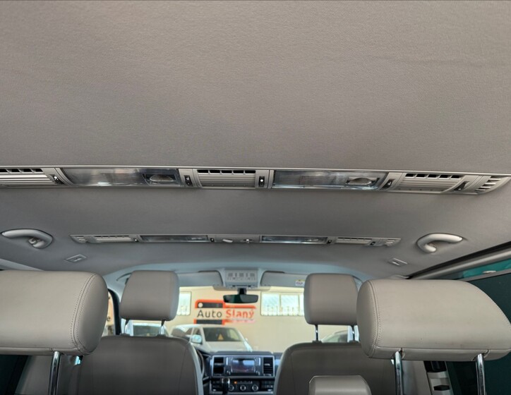 Volkswagen Multivan 27