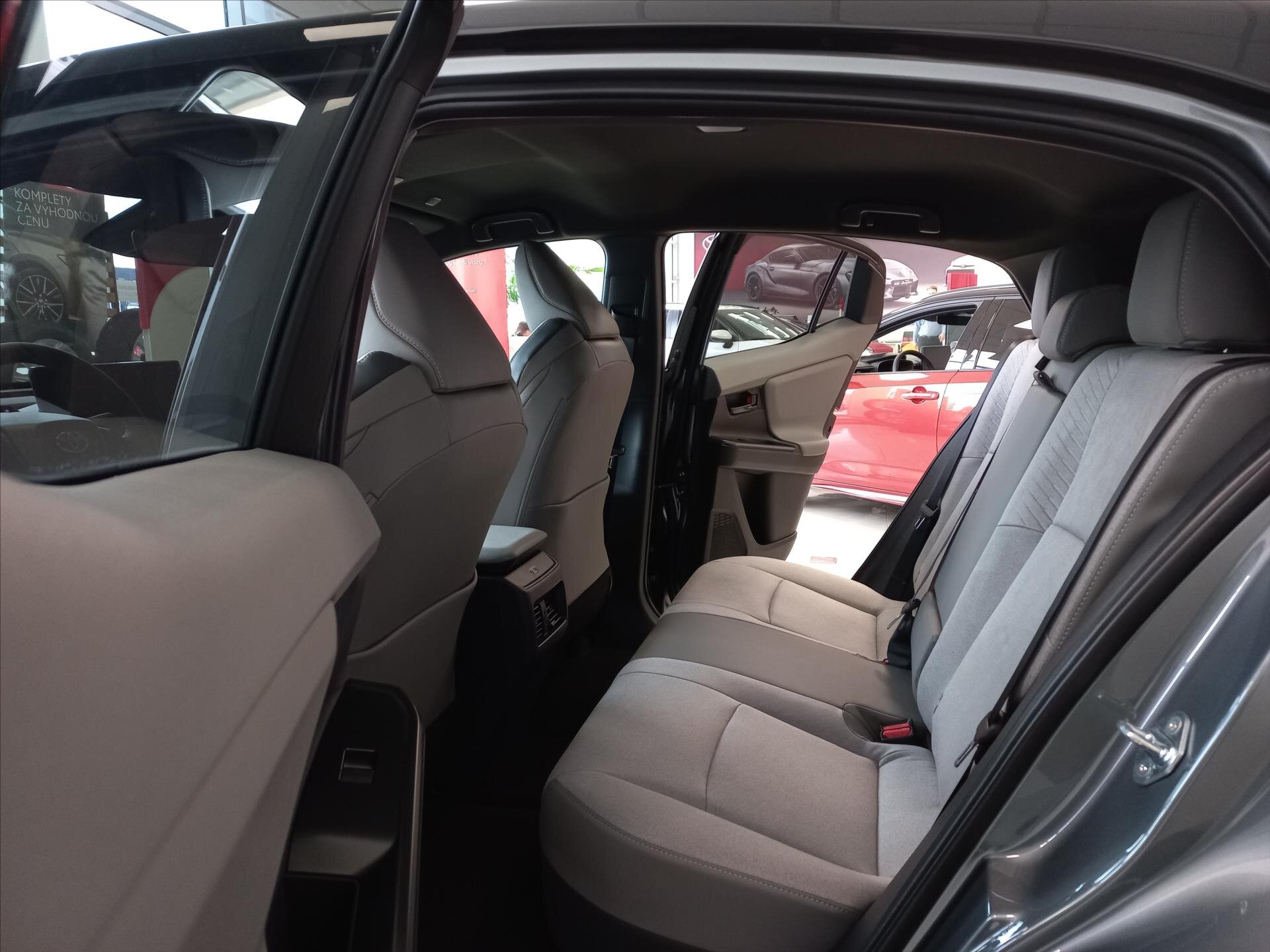 Toyota C-HR CUV / Crossover 0,0 252 kw