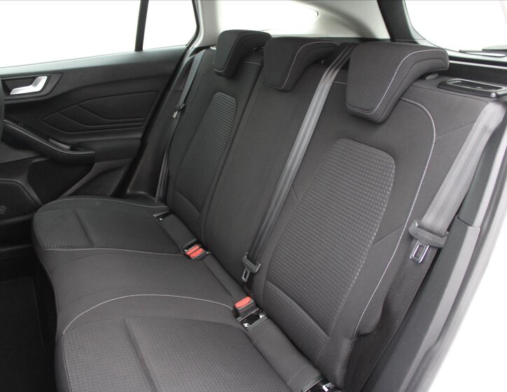 Ford Focus Kombi 999,0 74 kw