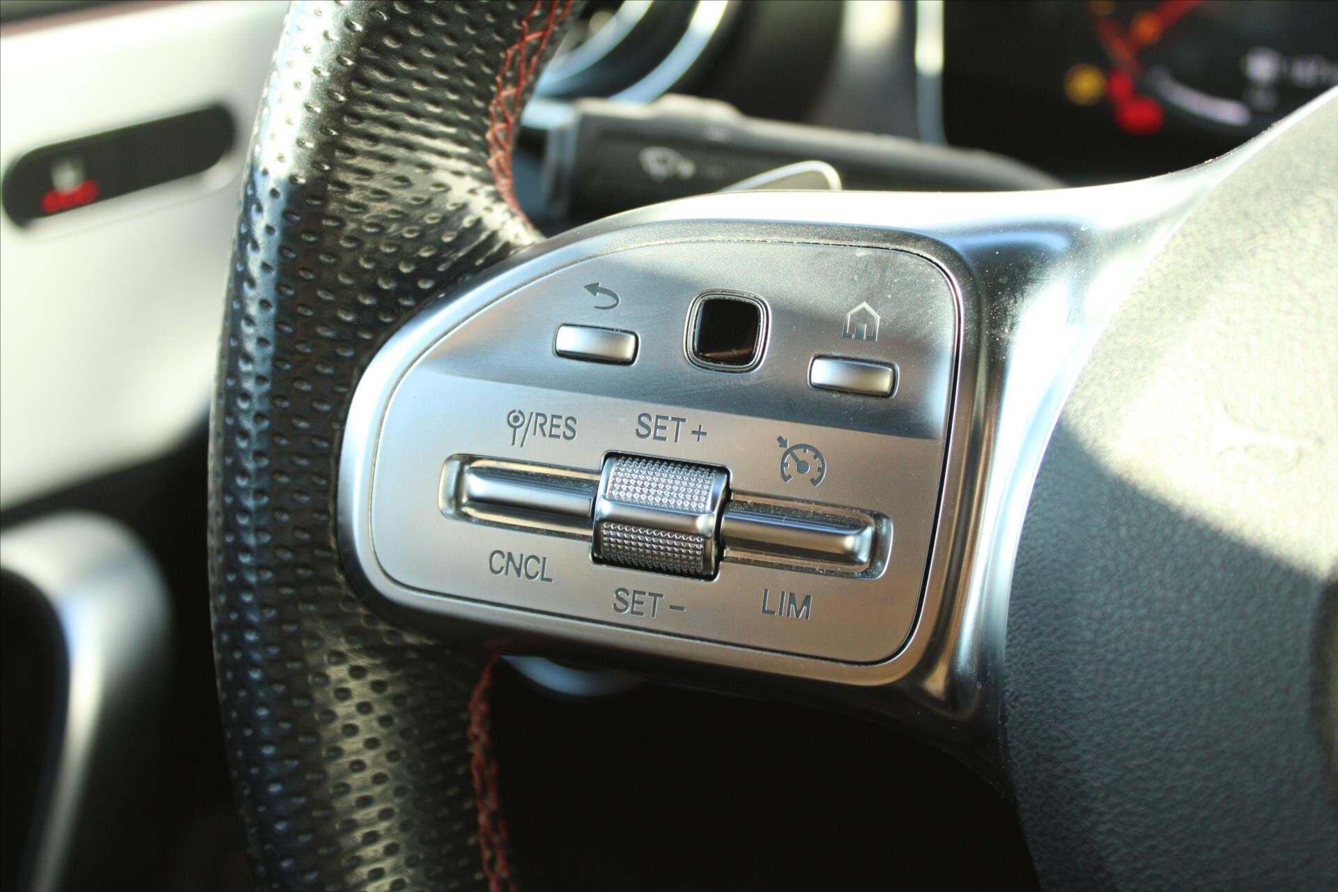 Mercedes-Benz CLA Sedan 2,0 l 140 kw