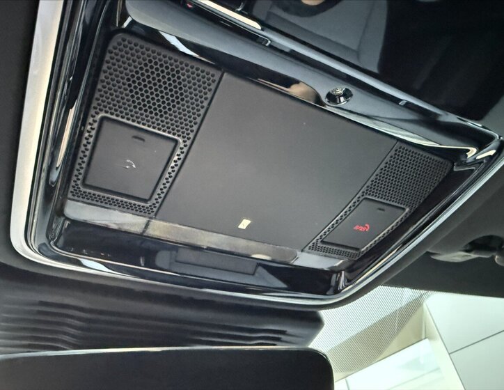 Land Rover Range Rover Velar SUV / Terénní 3,0 l 221 kw