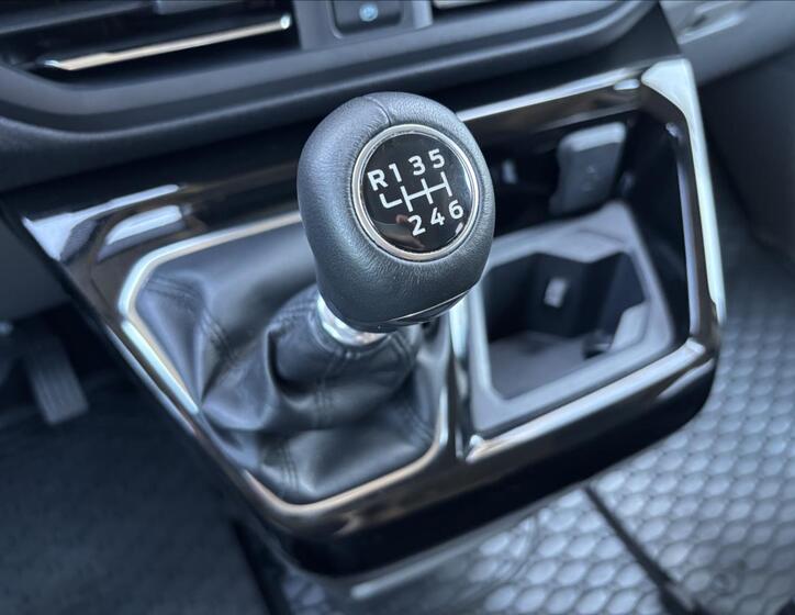 Ford Tourneo Custom 34