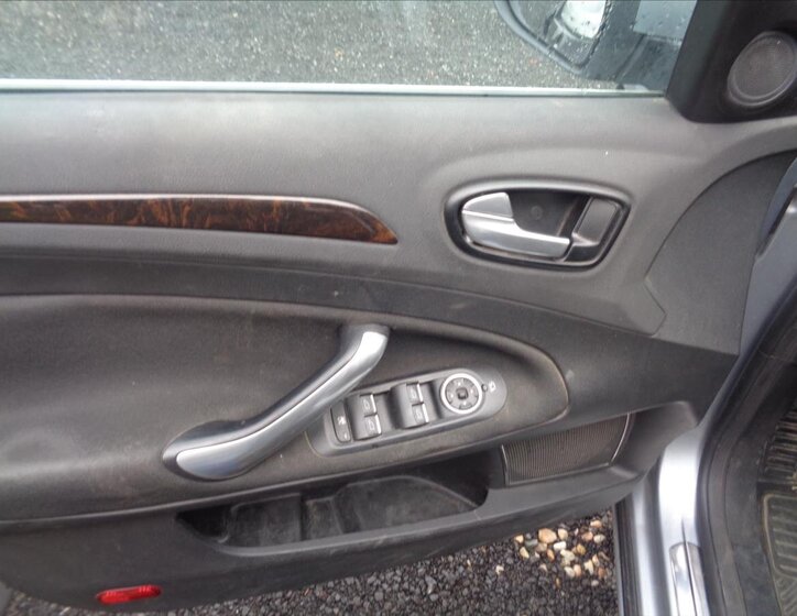 Ford Mondeo Kombi 2,0 l 107 kw