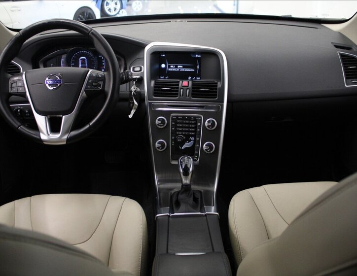 Volvo XC60 SUV / Terénní 2,0 l 140 kw