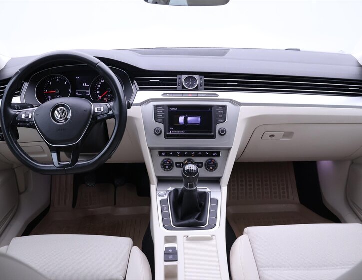 Volkswagen Passat Kombi 2,0 l 110 kw