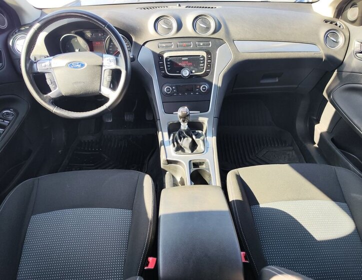 Ford Mondeo Kombi 1,6 l 118 kw