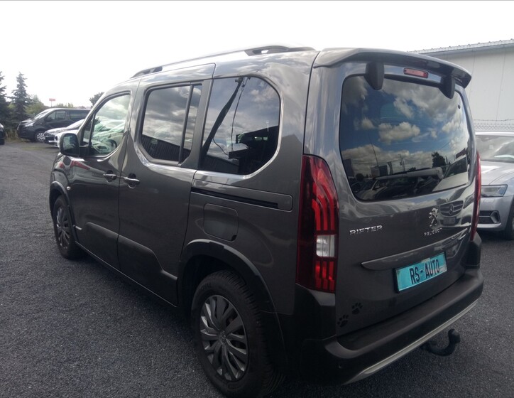 Peugeot Rifter 5