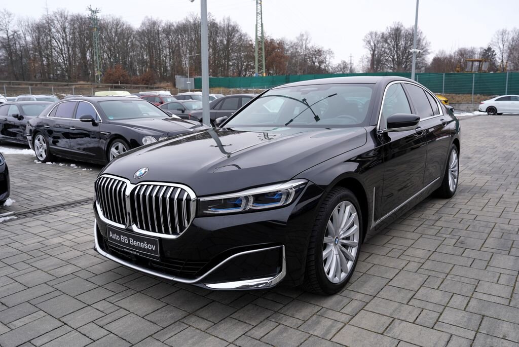 BMW Řada 7 Sedan 3,0 l 210 kw