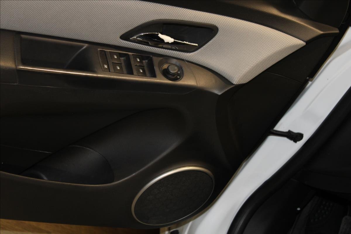 Chevrolet Cruze Sedan / Limuzína 2,0 l 120 kw