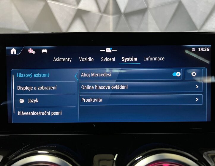 Mercedes-Benz GLA 27