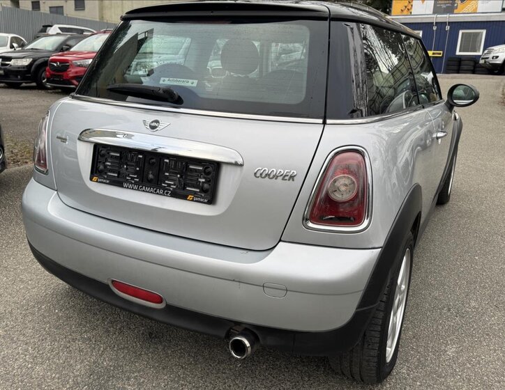 Mini Cooper Hatchback 1,6 l 88 kw
