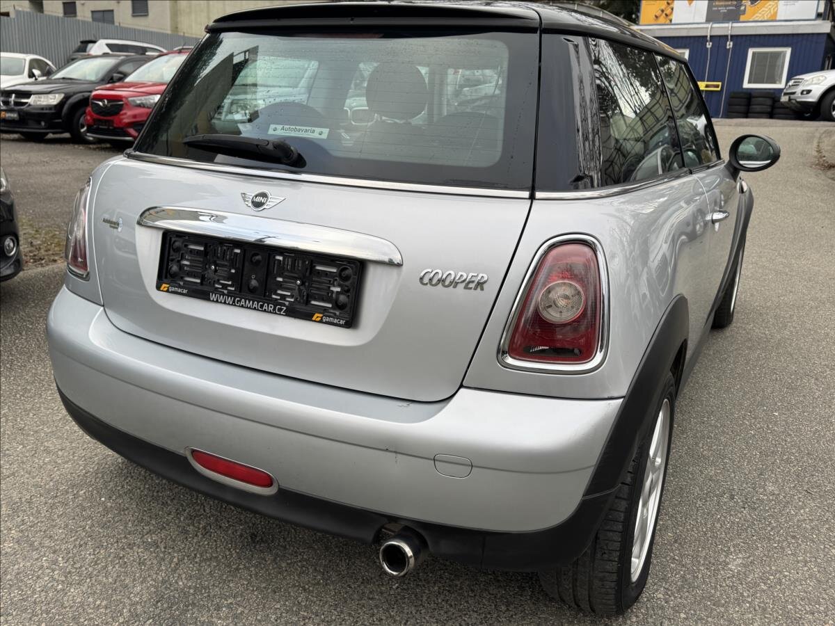 Mini Cooper Hatchback 1,6 l 88 kw