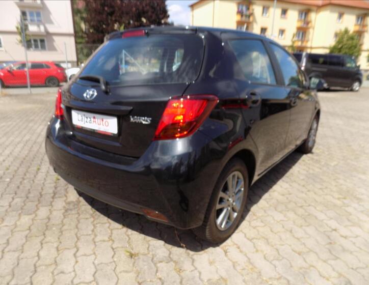 Toyota Yaris 4