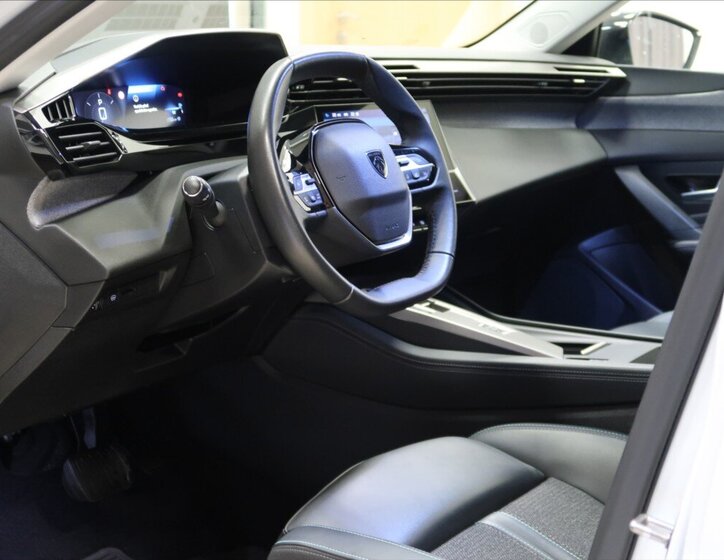 Peugeot 308 Kombi 1,2 l 96 kw