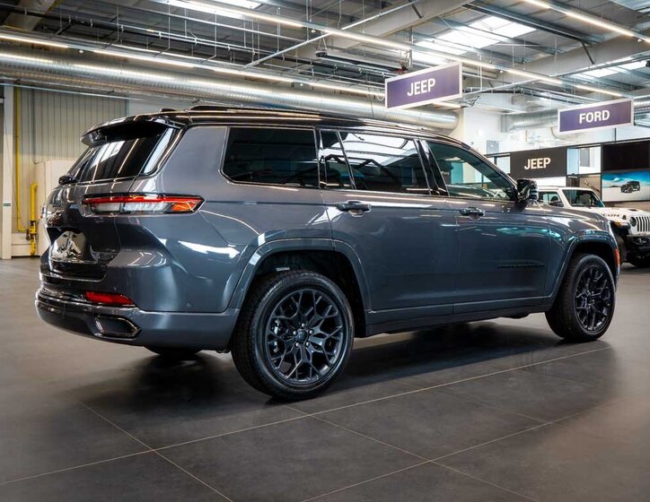 Jeep Grand Cherokee 8