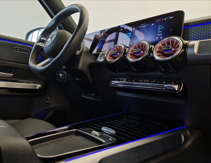 Mercedes-Benz EQB 16