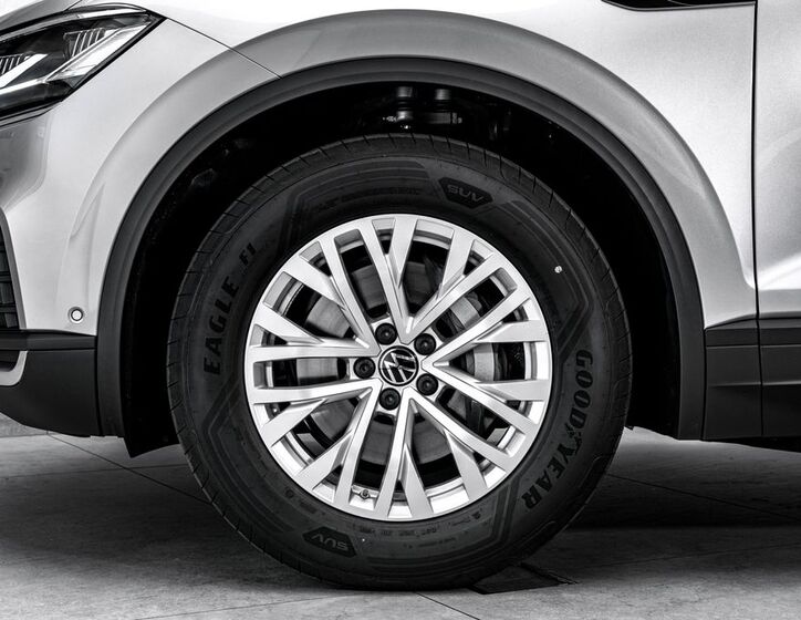 Volkswagen Touareg 2