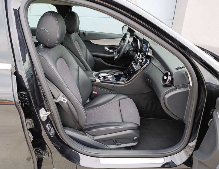 Mercedes-Benz Třídy C Sedan / Limuzína 2,1 l 125 kw