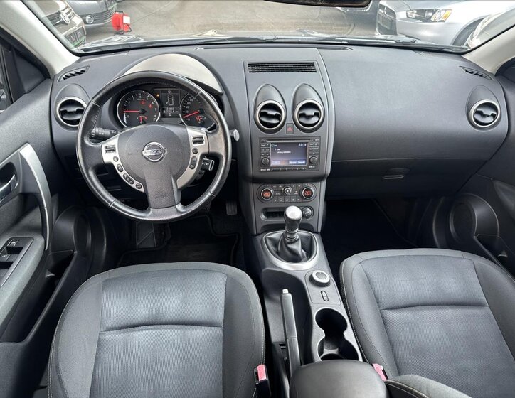 Nissan Qashqai Hatchback 2,0 l 104 kw