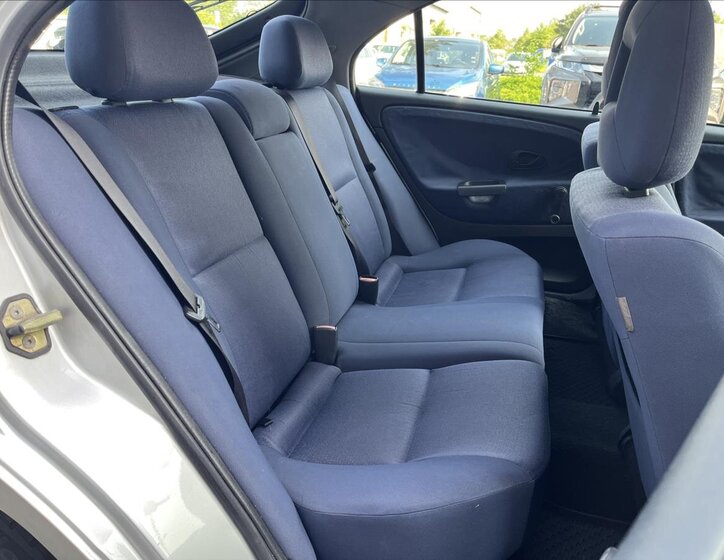 Mitsubishi Carisma 14