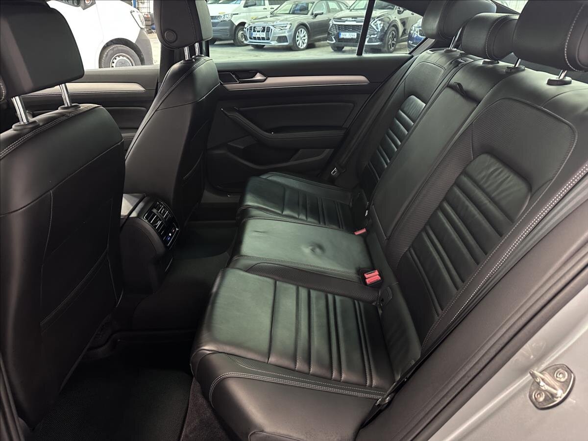 Volkswagen Passat Sedan 2,0 l 162 kw