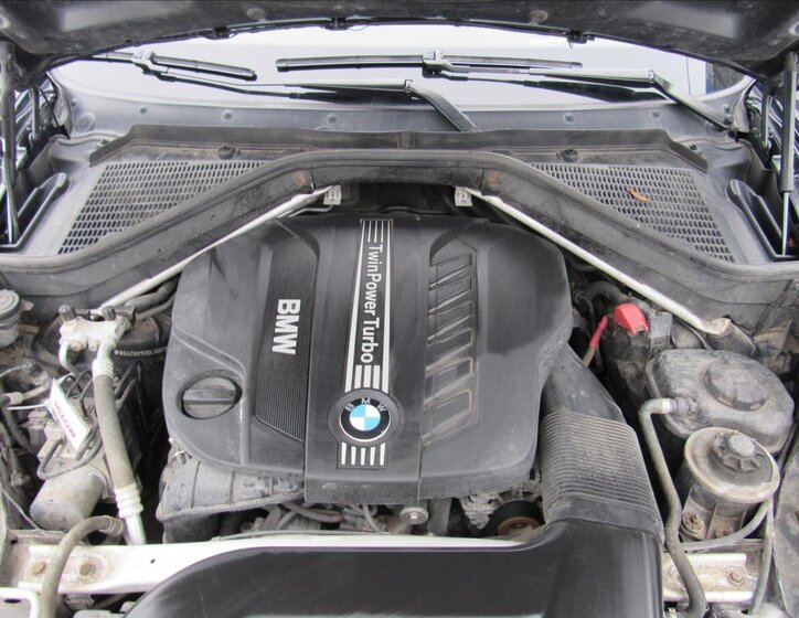 BMW X5 Kombi 3,0 l 225 kw