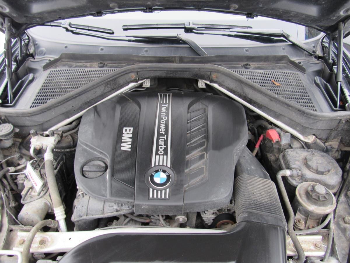 BMW X5 Kombi 3,0 l 225 kw