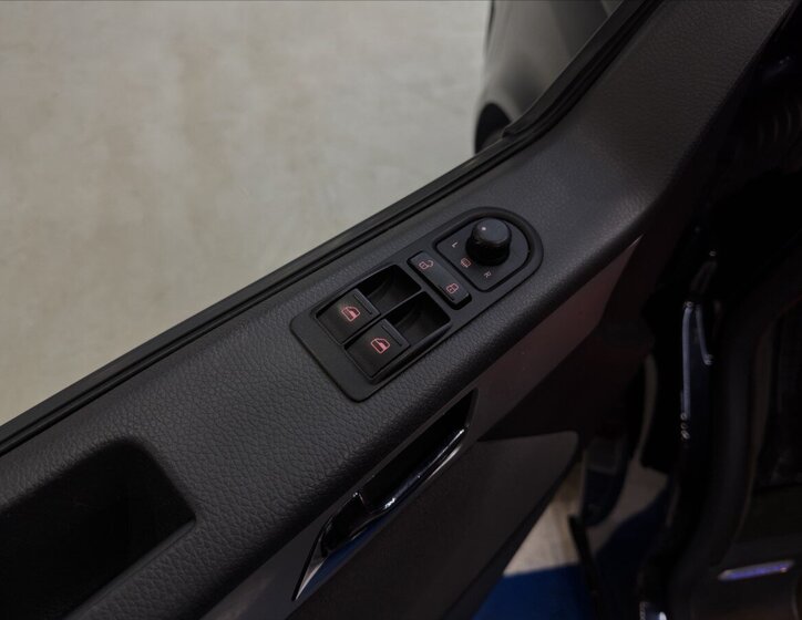 Volkswagen Multivan Kombi 2,0 l 103 kw