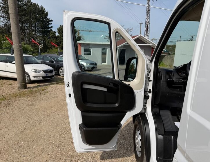 Opel Movano Skříň 2,2 l 121 kw