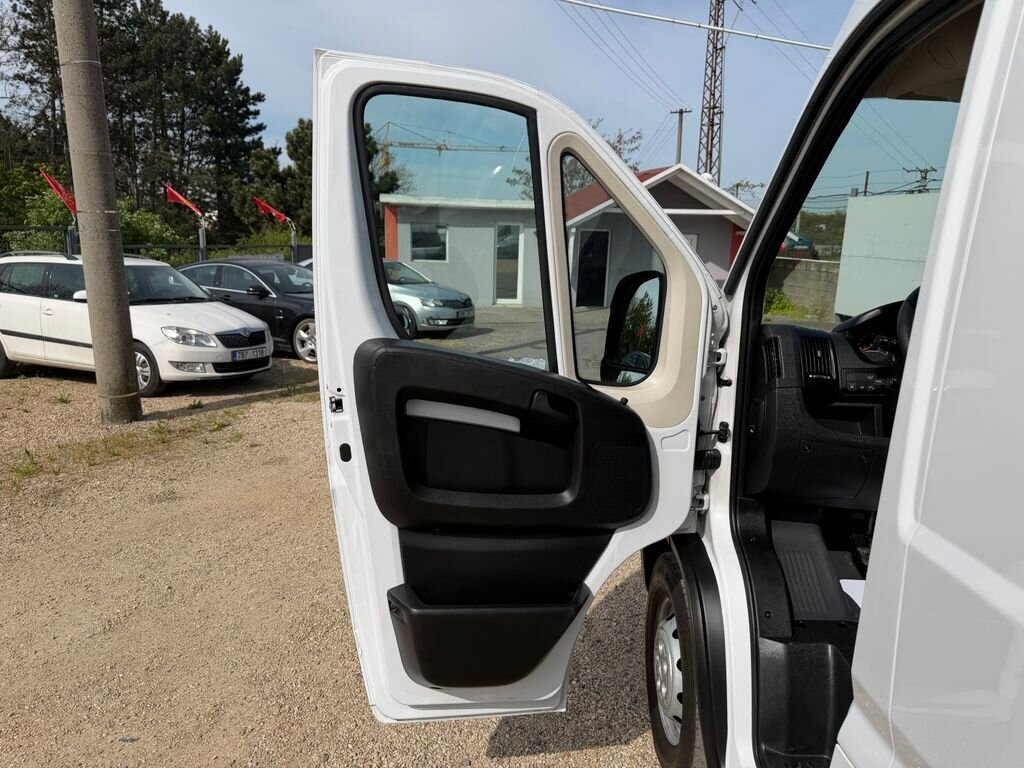 Opel Movano Skříň 2,2 l 121 kw