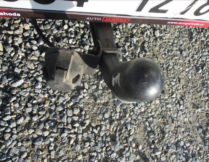 Toyota RAV4 SUV / Terénní 2,2 l 100 kw