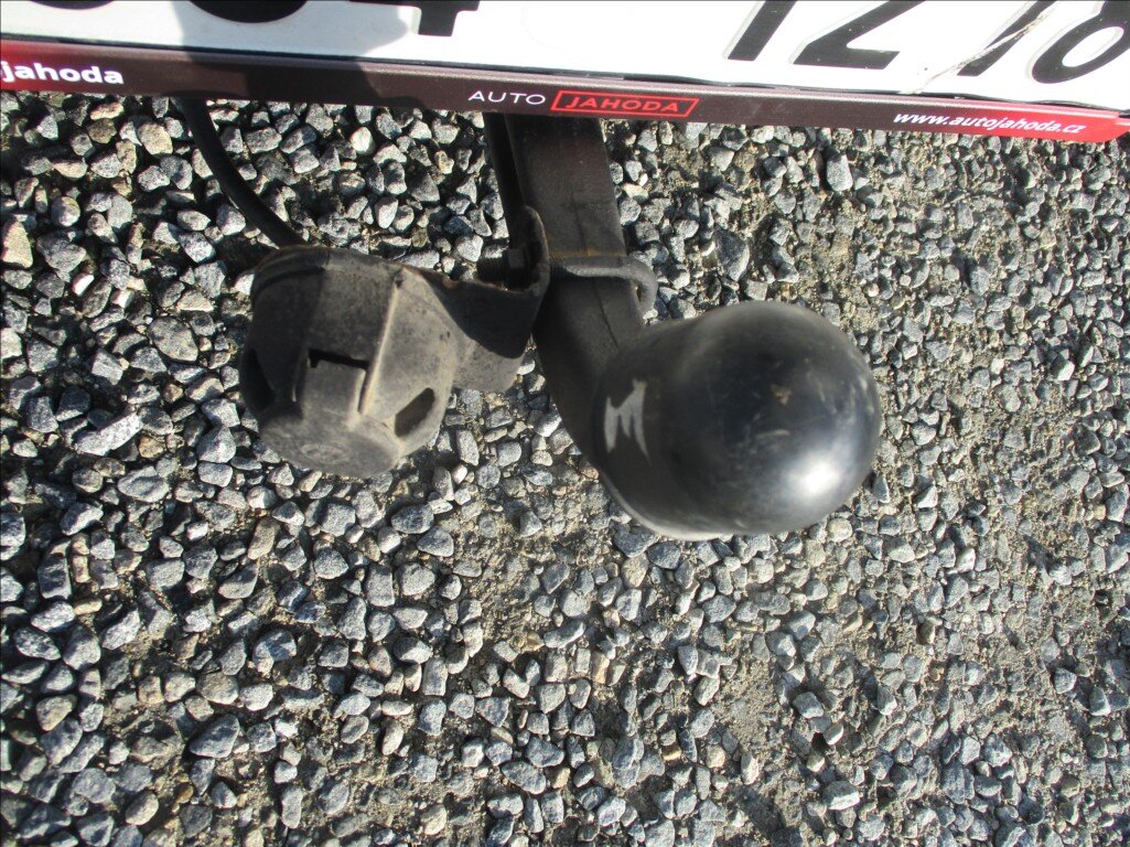 Toyota RAV4 SUV / Terénní 2,2 l 100 kw