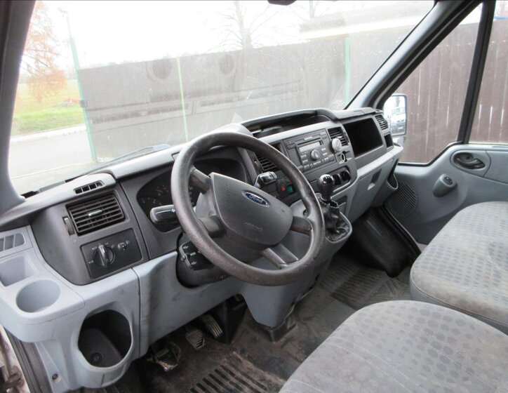 Ford Transit 8