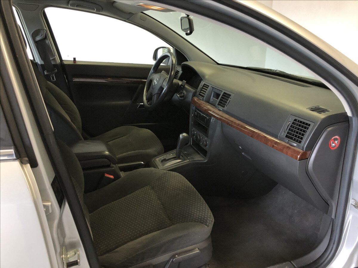 Opel Vectra Sedan 2,2 l 108 kw