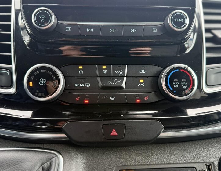 Ford Tourneo Custom 26