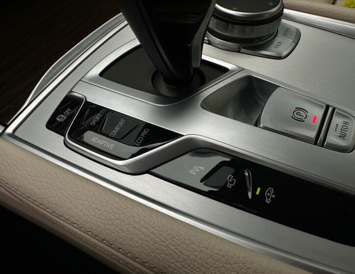 BMW Řada 7 Ostatní 4,4 l 390 kw