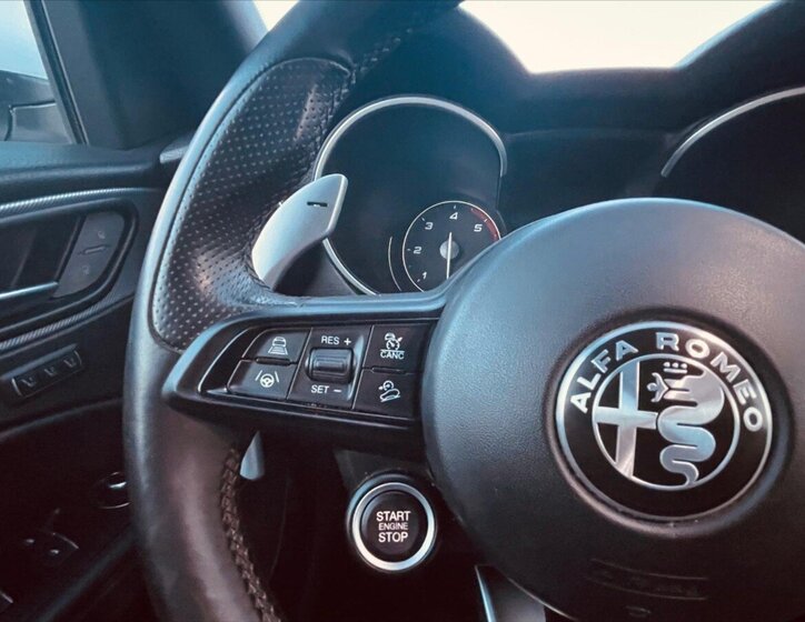 Alfa Romeo Stelvio SUV / Terénní 2,1 l 154 kw