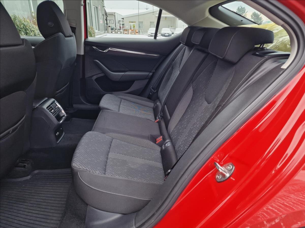 Škoda Octavia Sedan / Limuzína 1,5 l 110 kw