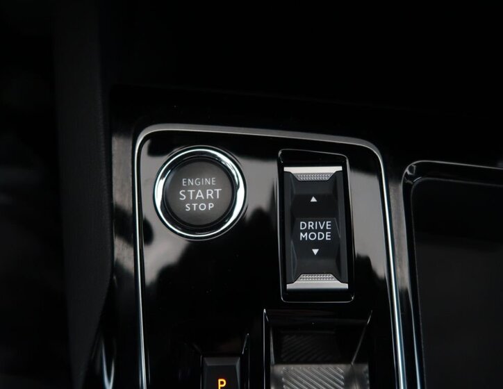 Peugeot 5008 SUV / Terénní 1,5 l 96 kw