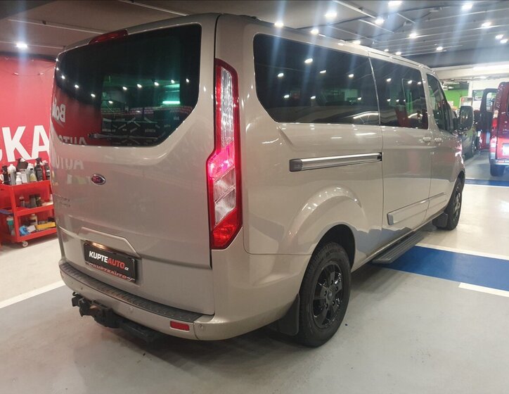 Ford Tourneo Custom Kombi 2,2 l 92 kw