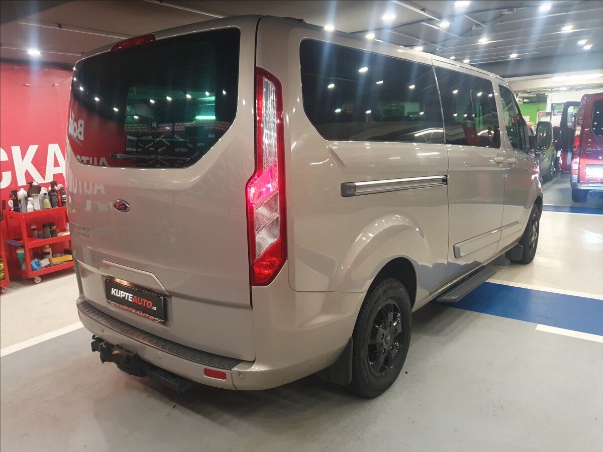 Ford Tourneo Custom Kombi 2,2 l 92 kw