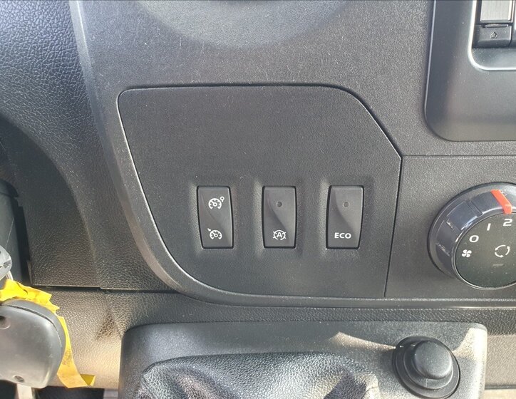 Nissan NV400 Sklápěč 2,3 l 120 kw