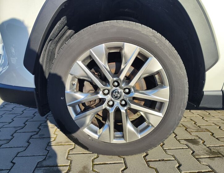 Toyota RAV4 SUV 2,5 l 163 kw