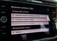 Volkswagen T-Roc CUV / Crossover 1,5 l 110 kw