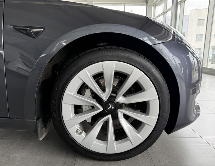 Tesla Model 3 Sedan / Limuzína 0,0 366 kw