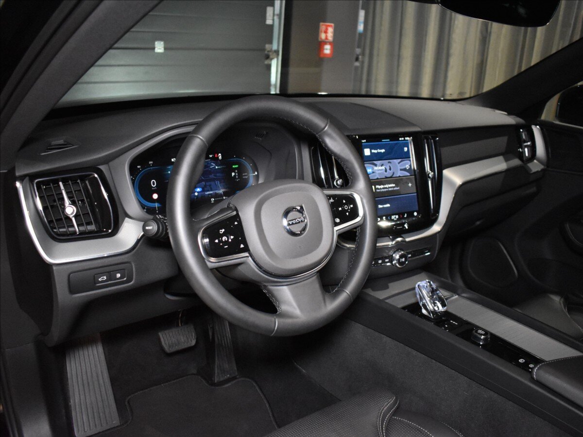 Volvo XC60 SUV / Terénní 2,0 l 257 kw